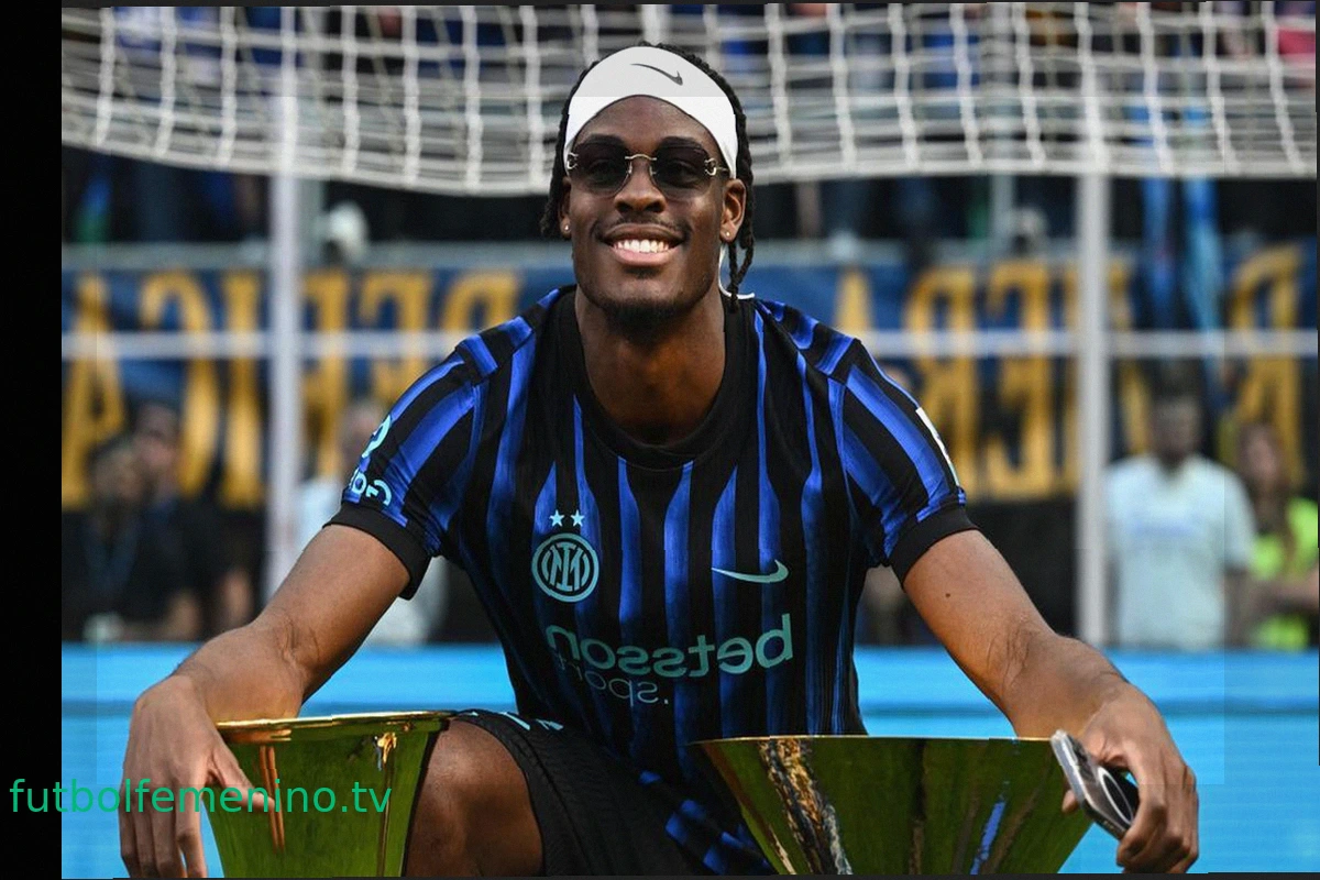 Yann Bisseck renueva con el Inter hasta 2031
