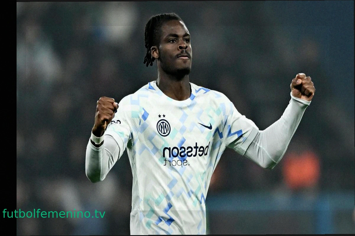 Ag. Bisseck: "Fuerte vínculo con el Inter, quiere crecer aún más junto al club"